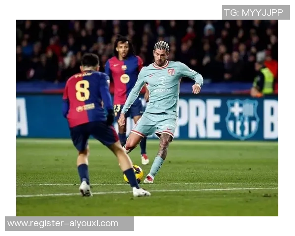 西甲激战：多特蒙德与马竞平局后点球大战引发全场狂欢解析