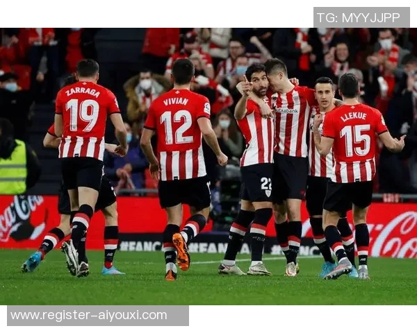 欧联杯激战巴黎圣日耳曼小胜AC米兰全场沸腾赛后点评引发热议