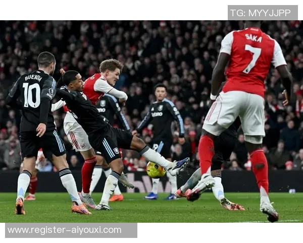 英超激战阿森纳与马竞握手言和红牌争议引发全场热议